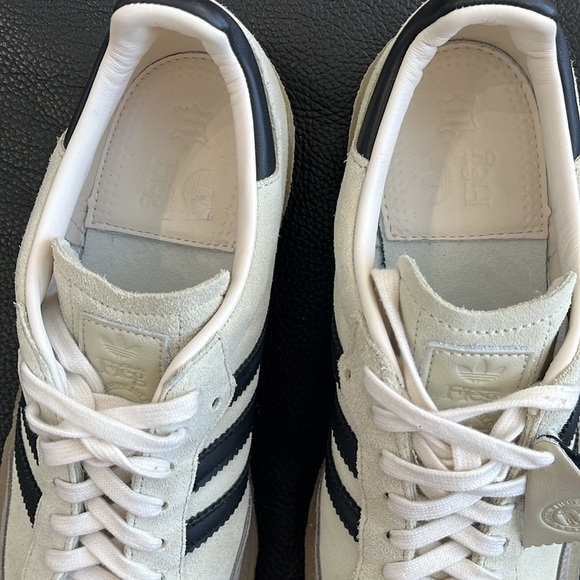 Ronnie Fieg x Clarks x 8th Street Samba 'Kithmas - Picture 8 of 12